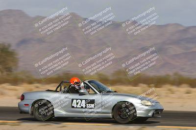 media/Jan-26-2025-SCCA SD (Sun) [[bcf61ed115]]/4-Women Novice/Session 2 (Turn 7 Inside)/